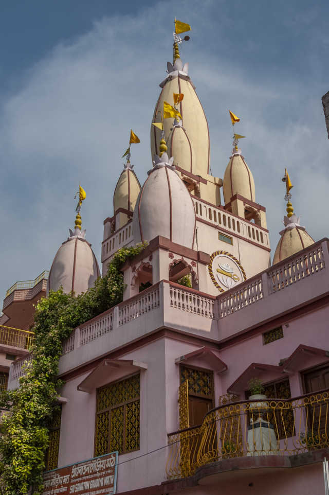 45 - India - Varanasi - templo